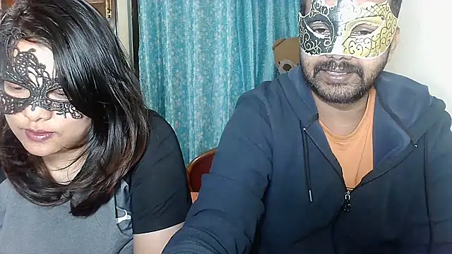 Snapshot of Cutehornycouples chatting on October 23, 2025, 5:55 pm Cutehornycouples online show from October 23, 2025, 5:55 pm