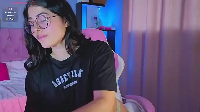 LoaLuxury online show from October 2, 2025, 7:21 pm