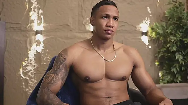 Logan Varela online show from December 17, 2025, 1:17 pm