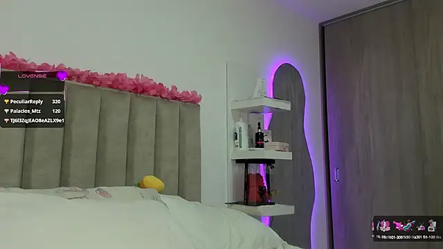 Snapshot of Queen_Antonella_Oficial chatting on February 25, 2025, 6:09 pm Queen Antonella Oficial online show from February 25, 2025, 6:09 pm