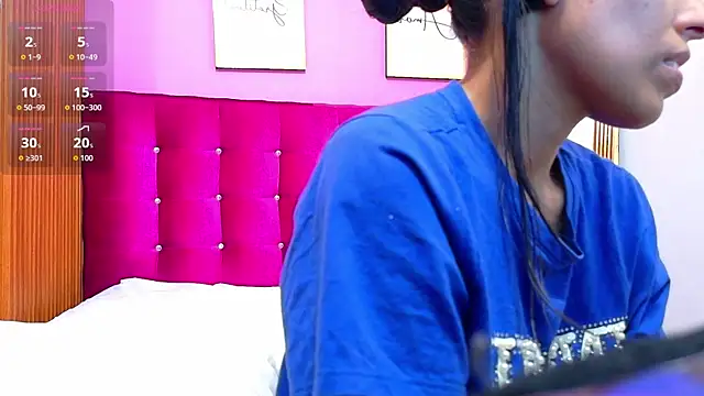 Snapshot of yourcuteneighbourr chatting on June 11, 2026, 3:15 am yourcuteneighbourr online show from June 11, 2026, 3:15 am