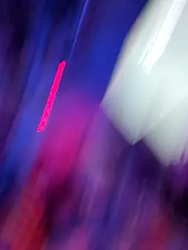 gurlnips online show from February 11, 2025, 4:33 am