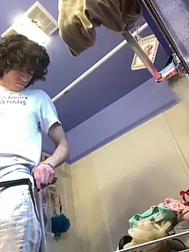 gurlnips online show from March 16, 2025, 12:01 am