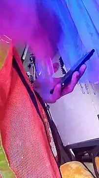 gurlnips online show from September 20, 2025, 10:05 am