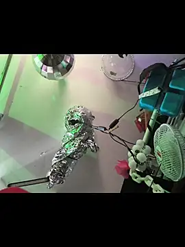 gurlnips online show from January 7, 2026, 11:18 pm