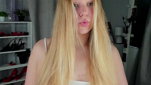 Rebecca Kelly online show from October 21, 2025, 2:23 am