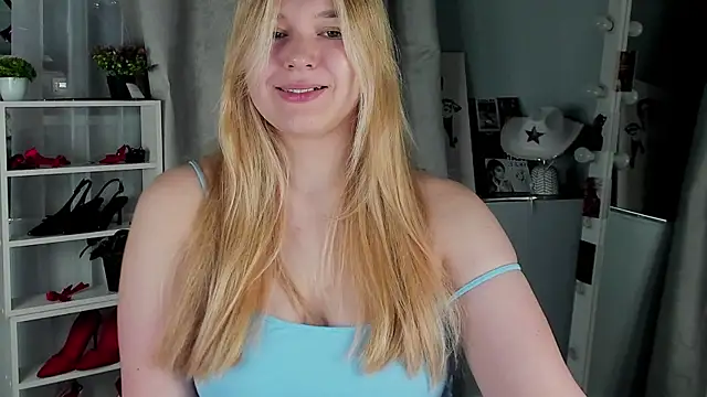 Rebecca Kelly online show from November 14, 2025, 2:32 am