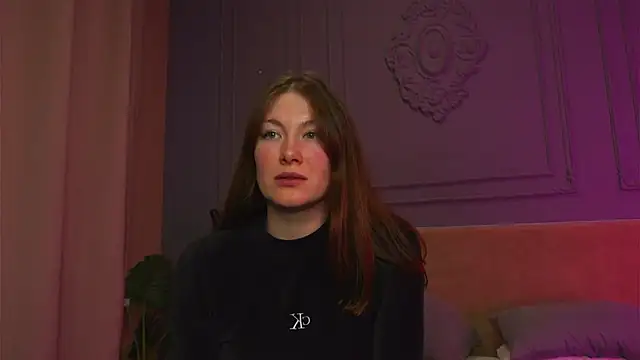 Liv Fay online show from September 25, 2025, 3:27 pm