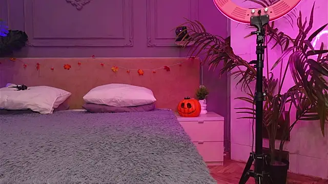 Liv Fay online show from October 21, 2025, 3:46 pm