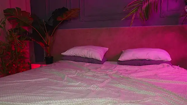 Liv Fay online show from December 4, 2025, 2:04 pm