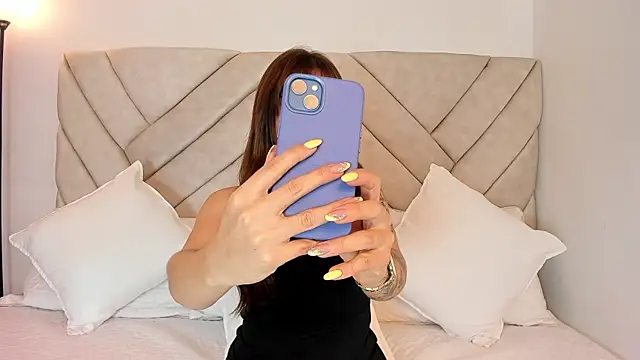 DarlinJones online show from January 8, 2026, 12:18 pm