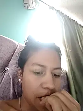 Tiphanydirty3 online show from March 6, 2025, 4:17 pm