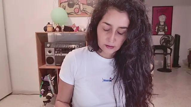 AndreaGomez88 online show from April 20, 2026, 12:46 am