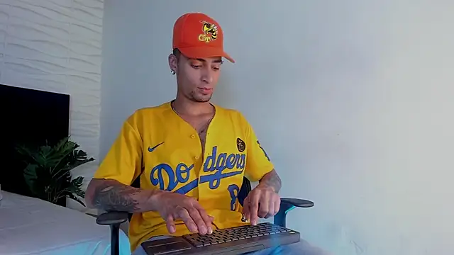 DrakeNeumann online show from February 27, 2025, 2:42 am