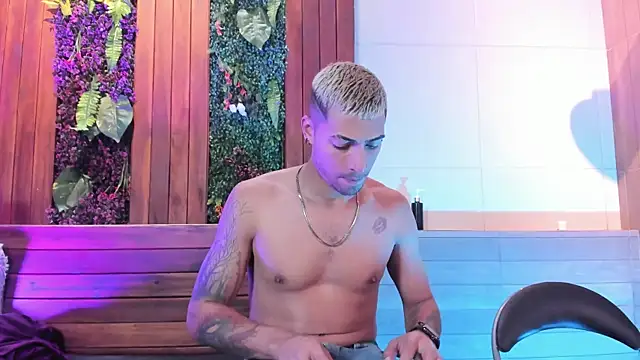 DrakeNeumann online show from April 22, 2026, 3:42 am