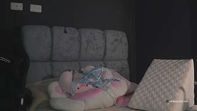 eimy22 online show from February 4, 2026, 11:53 pm