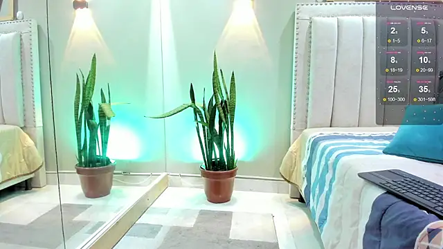 Snapshot of Miranda_doll_ chatting on March 2, 2025, 3:48 pm Miranda doll online show from March 2, 2025, 3:48 pm