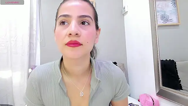 Snapshot of Miranda_doll_ chatting on October 15, 2025, 12:16 pm Miranda doll online show from October 15, 2025, 12:16 pm