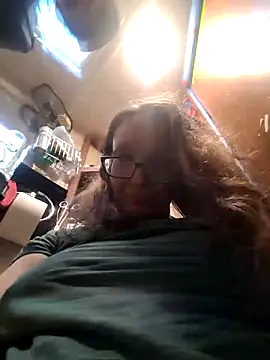 ILUV2TUCHMYKITTY online show from November 14, 2025, 2:38 pm