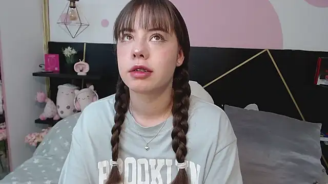 DanniAbbey online show from November 16, 2025, 12:11 pm