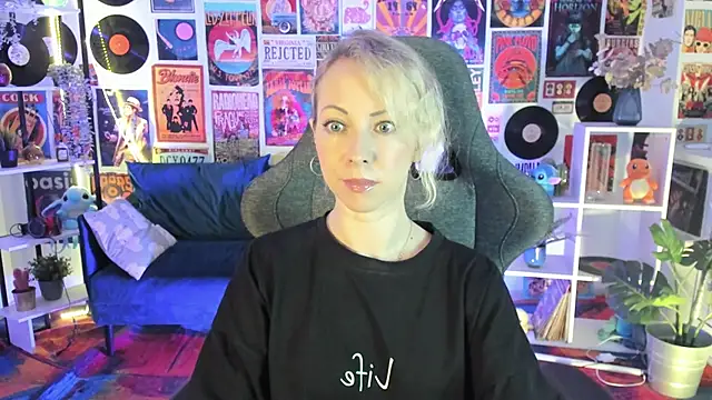 LylithSkye online show from January 18, 2025, 11:32 am