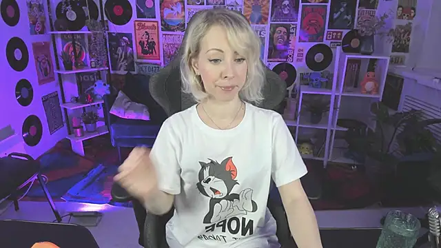 LylithSkye online show from January 23, 2025, 11:37 am