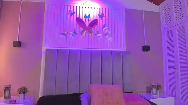 diosa cristal online show from November 28, 2025, 3:20 am