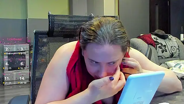 1lindsey1 online show from October 24, 2025, 6:37 pm