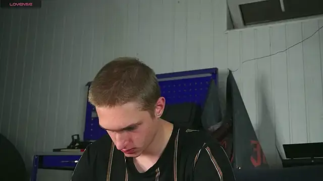 dustyn fox online show from October 7, 2025, 4:37 pm