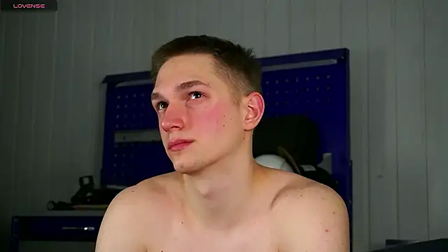 dustyn fox online show from February 3, 2026, 4:21 am