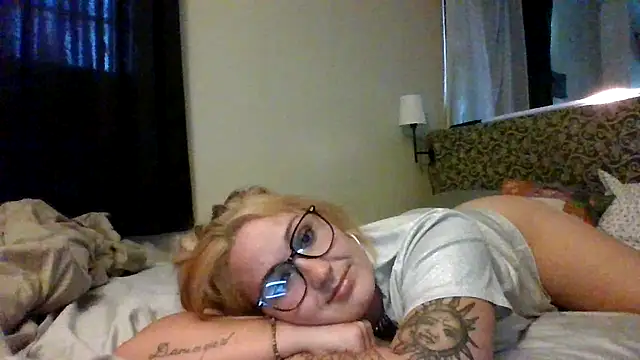 Snapshot of ashlynnstarr chatting on June 1, 2026, 6:53 pm ashlynnstarr online show from June 1, 2026, 6:53 pm