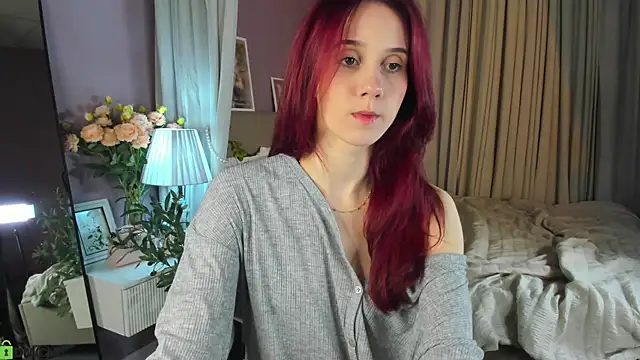 Snapshot of Dearly_Emily chatting on July 16, 2026, 5:19 pm Dearly Emily online show from July 16, 2026, 5:19 pm