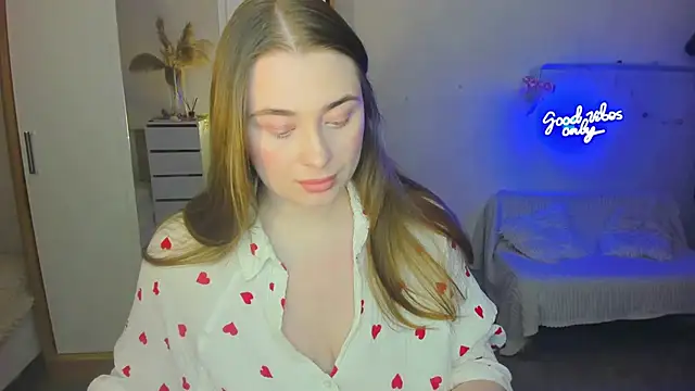 Demure Smile online show from February 11, 2025, 4:56 pm