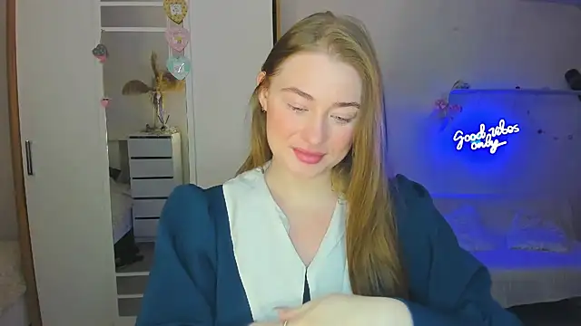 Demure Smile online show from February 15, 2025, 1:53 am