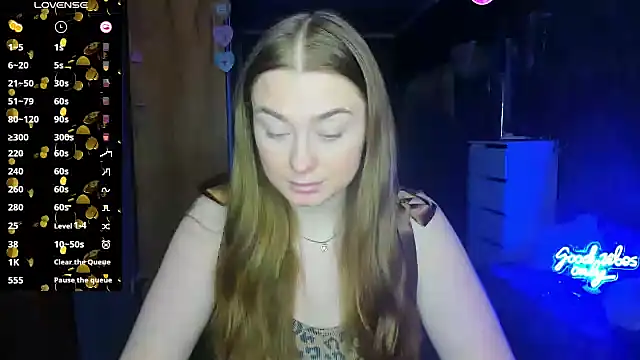 Demure Smile online show from March 13, 2025, 7:42 am