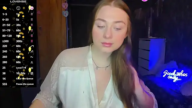 Demure Smile online show from March 14, 2025, 6:10 am