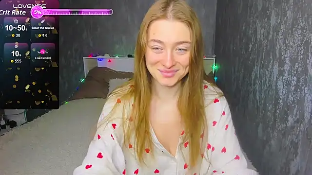 Demure Smile online show from October 13, 2025, 4:34 am