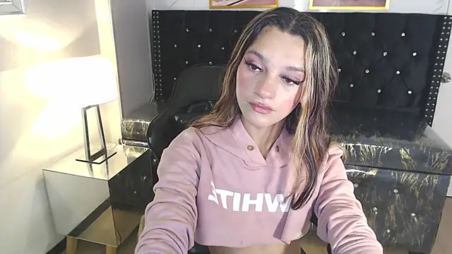 Laurita b online show from January 15, 2025, 12:47 pm