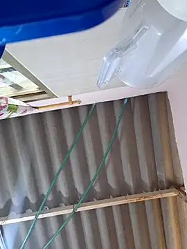 sexy-latin10 online show from October 31, 2025, 2:51 pm