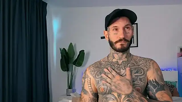 lucas-wilder online show from May 7, 2026, 5:02 am