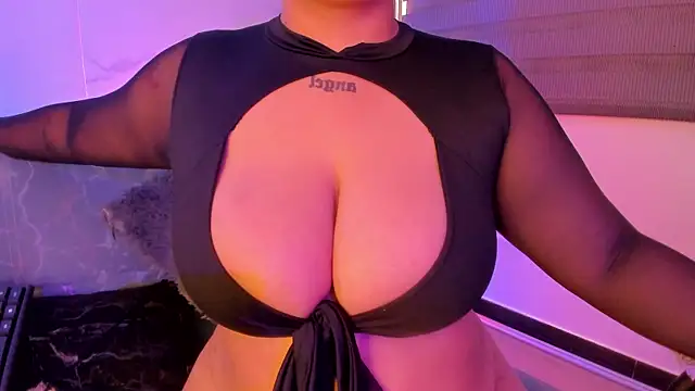 dayan silva  online show from April 24, 2026, 10:12 pm