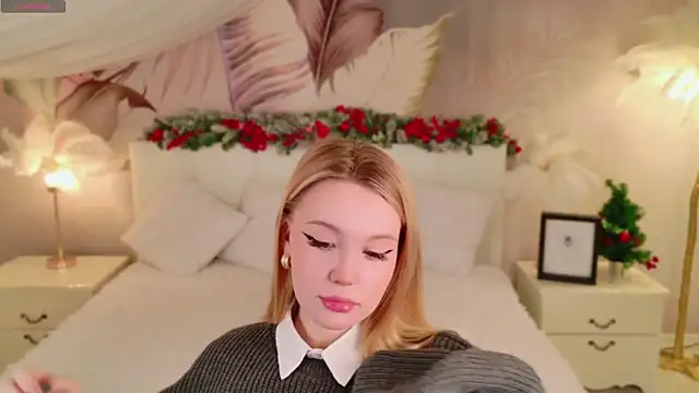 AliceMorr online show from December 18, 2024, 8:20 am