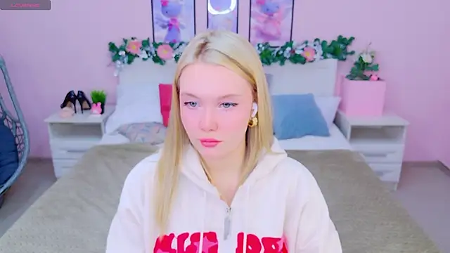 AliceMorr online show from January 12, 2025, 8:04 am