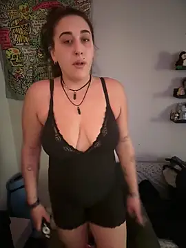 ThicBunz online show from February 15, 2026, 2:14 pm