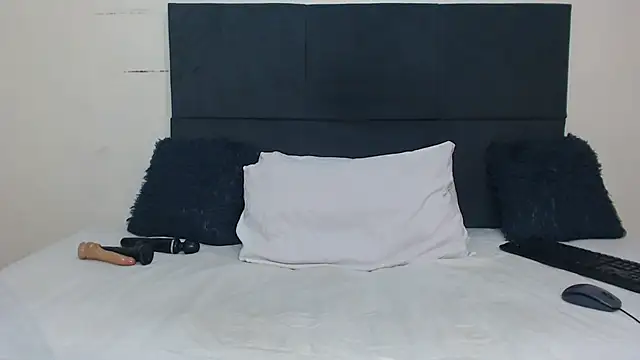 CANDY-X-LOVE-xx online show from March 18, 2025, 6:04 pm