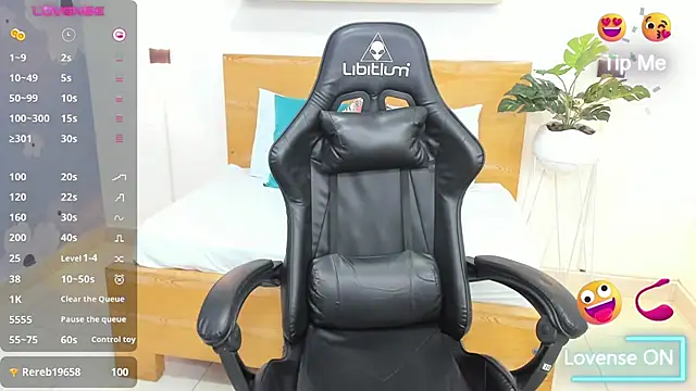 Snapshot of aixa_15 chatting on January 21, 2025, 3:21 pm aixa 15 online show from January 21, 2025, 3:21 pm