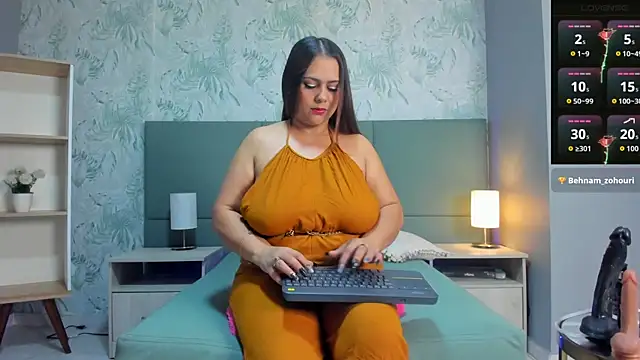 janecullen online show from September 14, 2025, 3:49 am