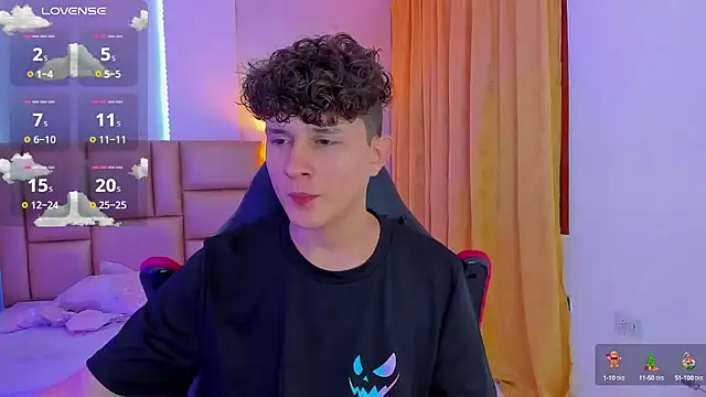 Snapshot of Nathan_Bluee chatting on December 10, 2024, 2:05 am Nathan Bluee online show from December 10, 2024, 2:05 am