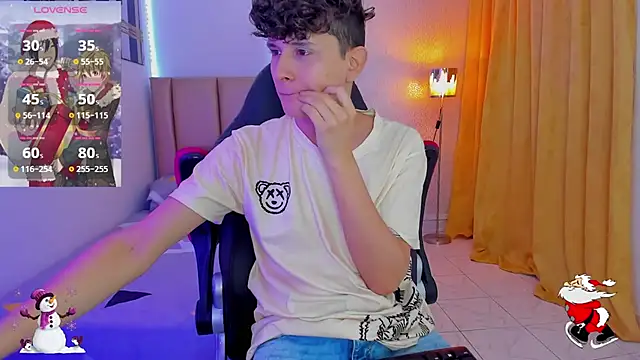 Snapshot of Nathan_Bluee chatting on December 24, 2024, 5:34 pm Nathan Bluee online show from December 24, 2024, 5:34 pm