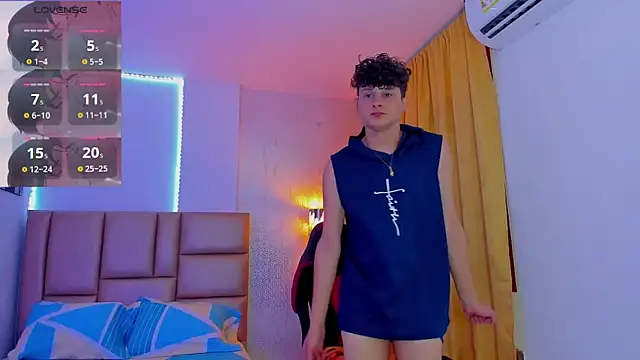 Snapshot of Nathan_Bluee chatting on January 3, 2025, 3:55 pm Nathan Bluee online show from January 3, 2025, 3:55 pm